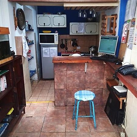 Blue House Backpackers Hostel Лима Экстерьер фото